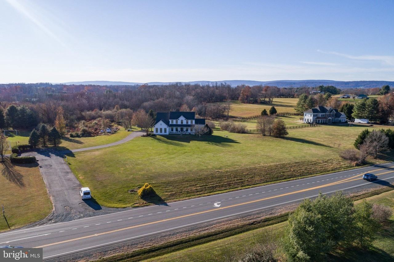 39285 Charles Town Pike - Photo 3 of 39