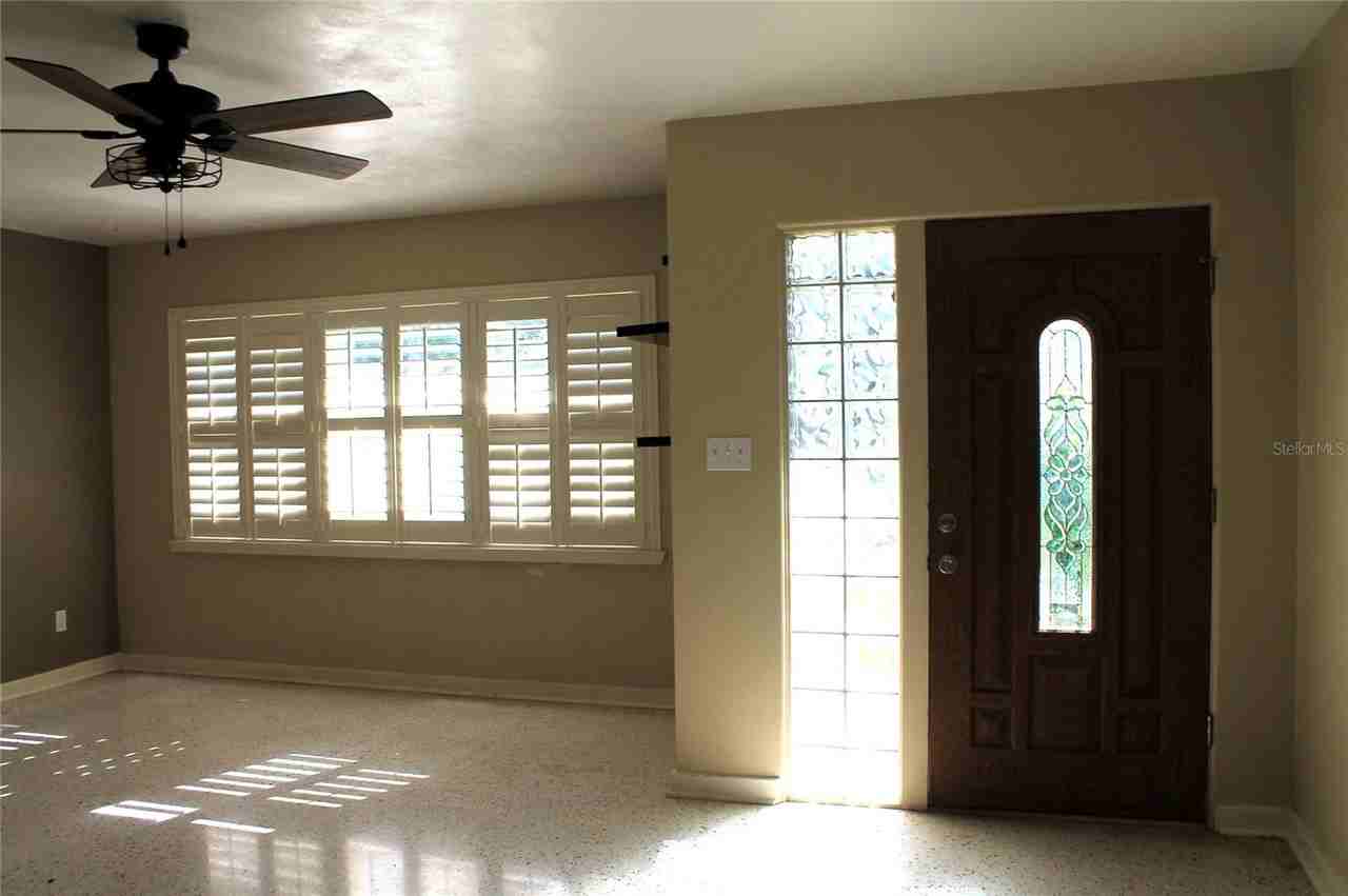 1079 8th St Nw - Photo 2 of 8