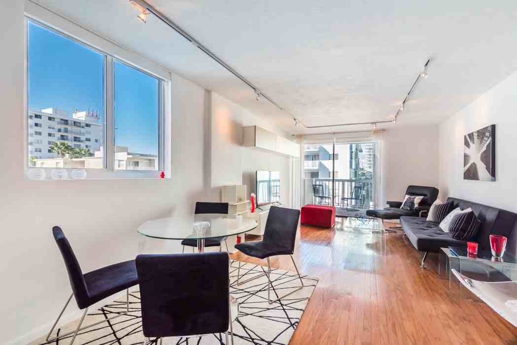 1670 Bay Road #3G - Photo 2 of 18