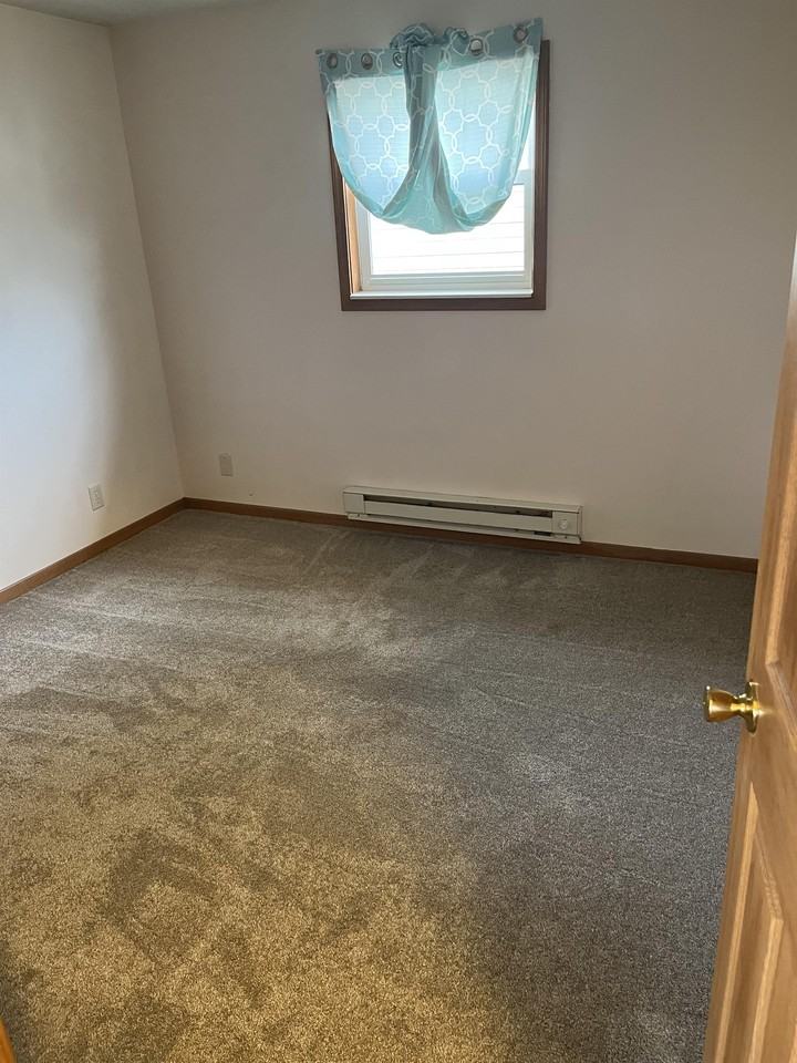 16 Westview Cir #16 - Photo 2 of 9