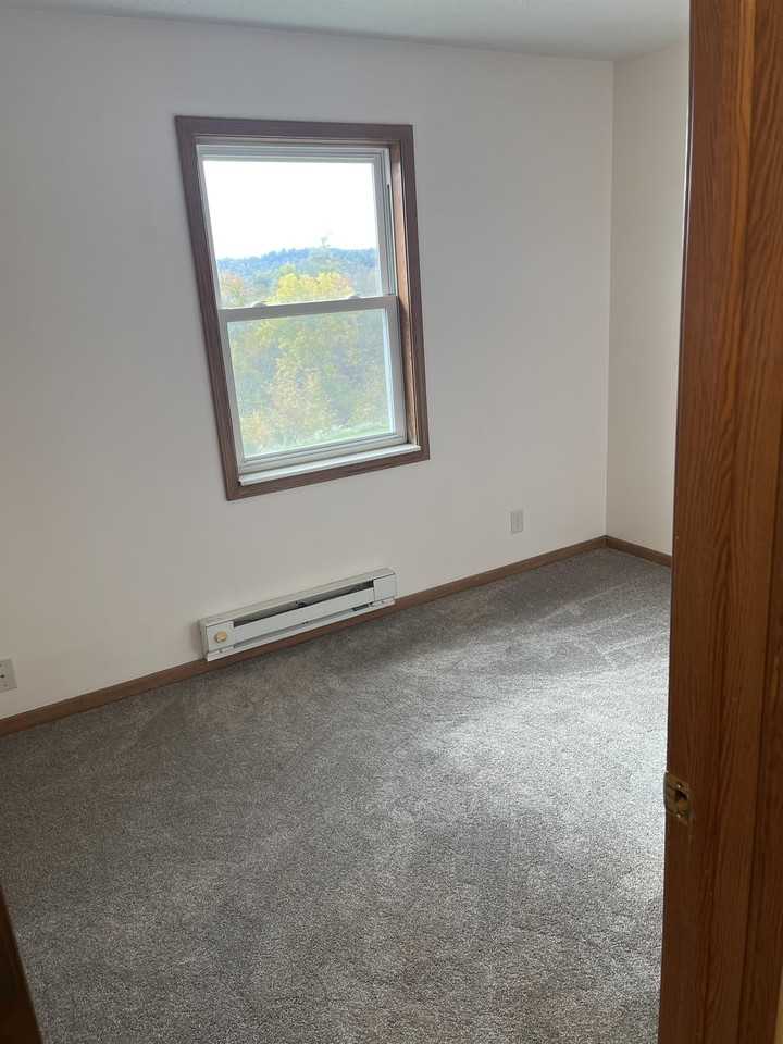 16 Westview Cir #16 - Photo 3 of 9