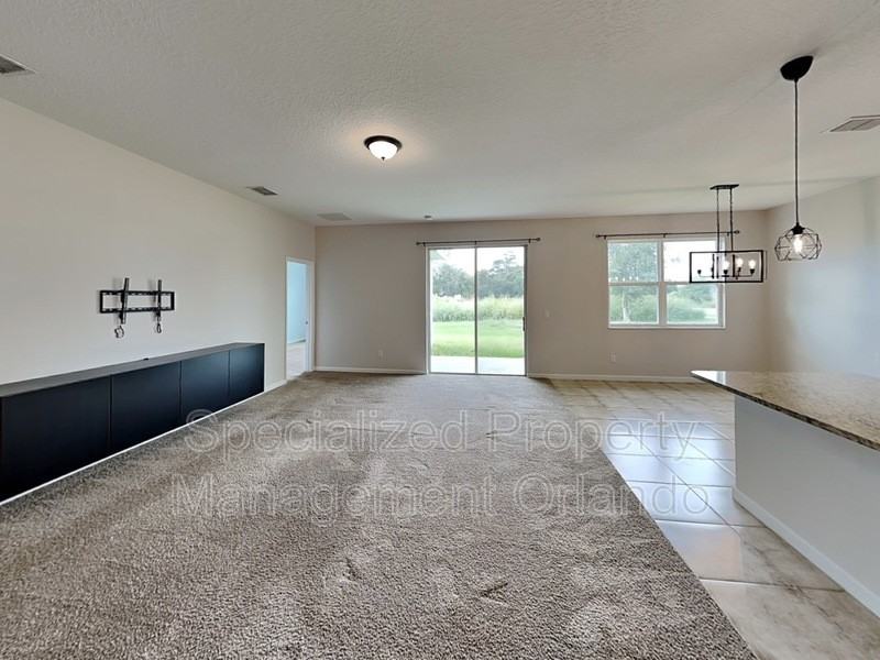 301 Debary Dr - Photo 2 of 19