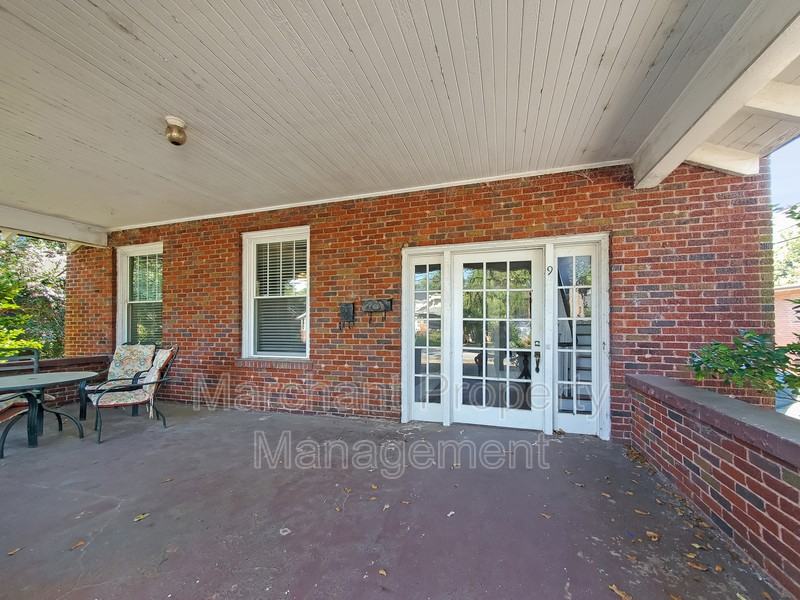 9 David St Apt A - Photo 3 of 23