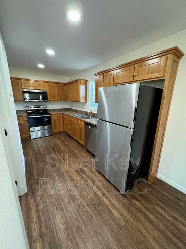 141 Oak St #155 - Photo 6 of 14