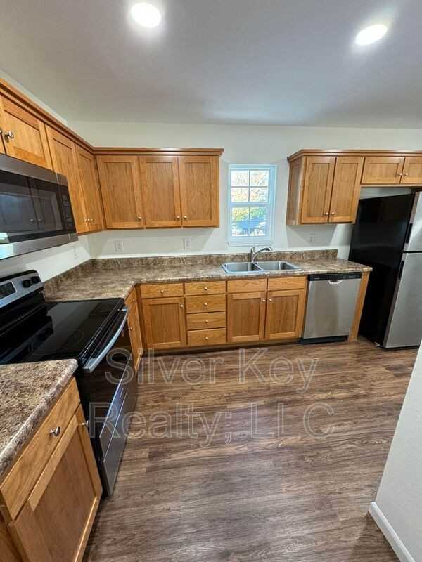 141 Oak St #155 - Photo 7 of 14