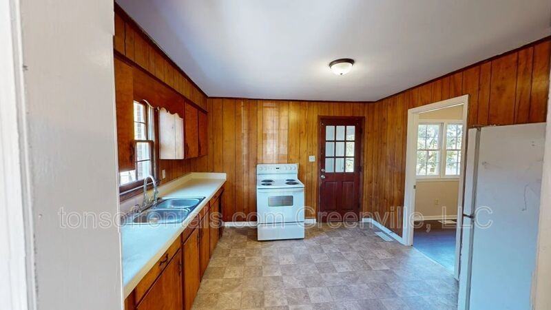 805 Anthony St - Photo 5 of 11