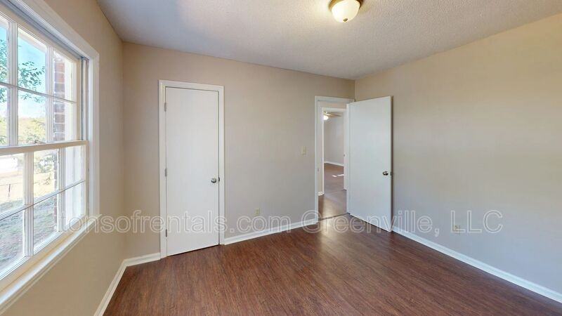 805 Anthony St - Photo 6 of 11