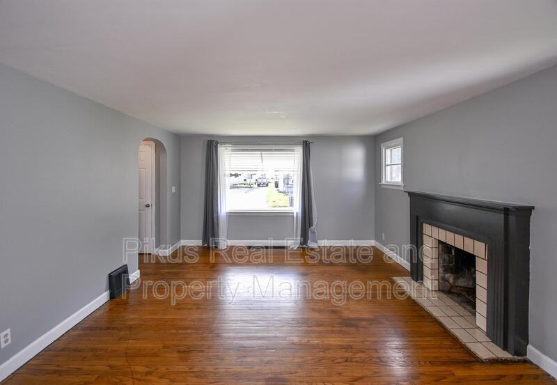 2421 Nicholas Pl Nw - Photo 3 of 18