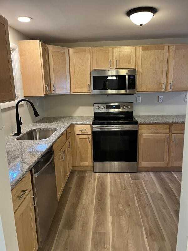 1300 E Lakeshore Dr - Photo 3 of 22