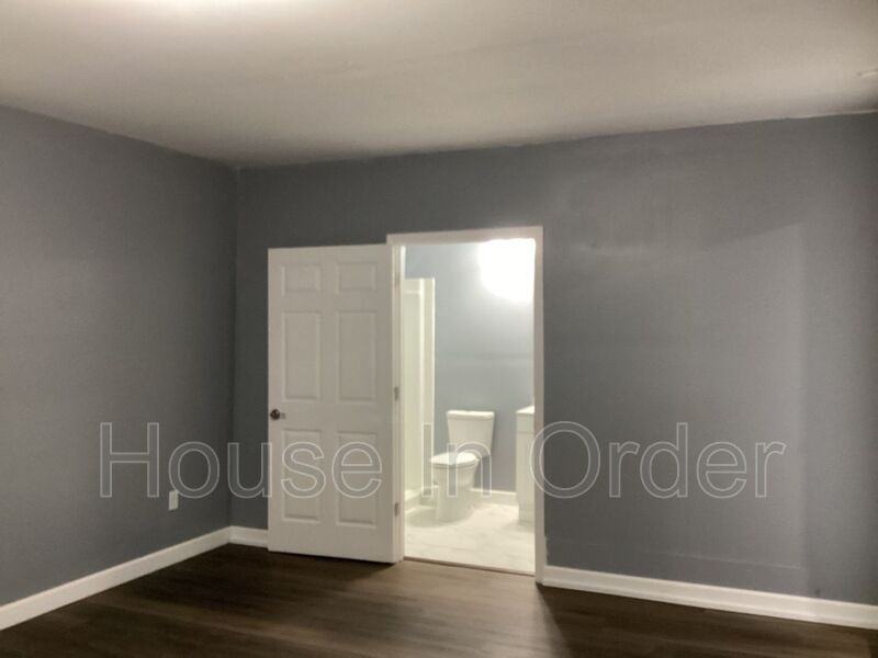 64 Valentine St - Photo 7 of 15