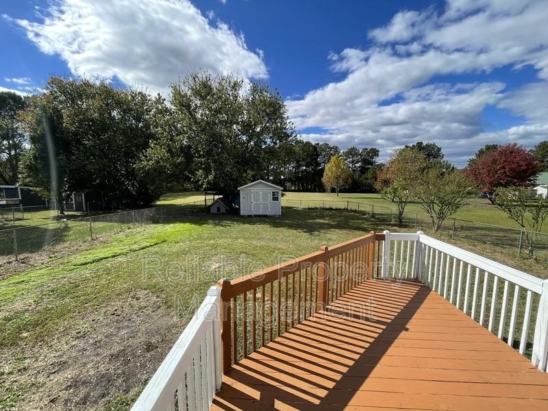 108 Patricia Dr - Photo 3 of 12