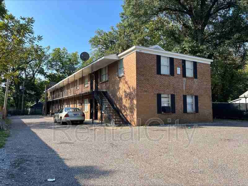 797 Richmond Ave, Memphis, TN 38106-4640 - Photo 2 of 38