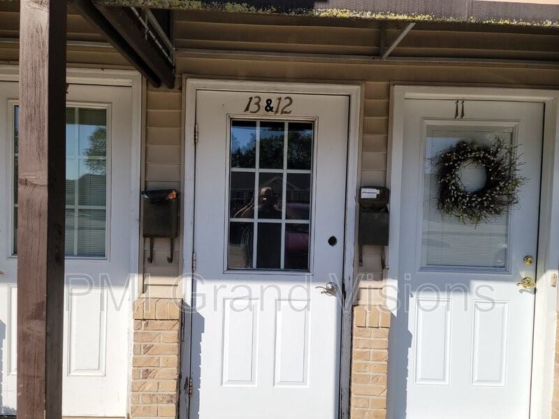 1306 Arthur Ave., Charleston, IL 61920 - Photo 2 of 33