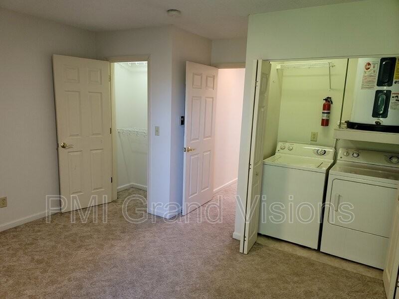 1306 Arthur Ave., Charleston, IL 61920 - Photo 3 of 33