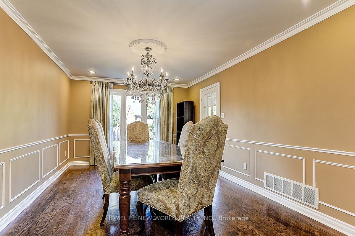 27 Ashdown Crescent #None - Photo 3 of 6