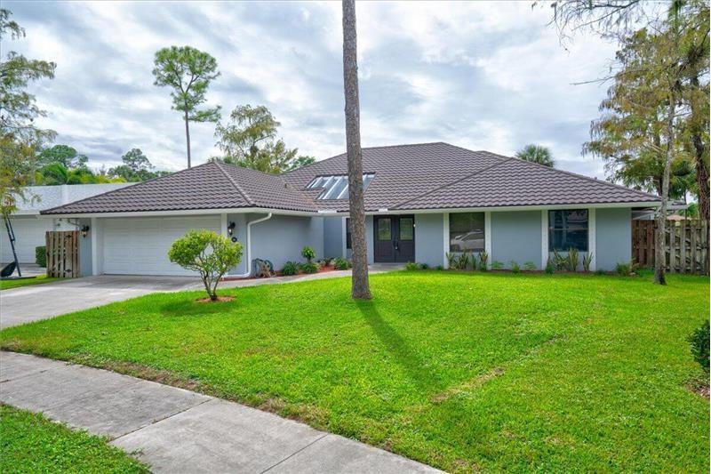 891 Citrus Pl - Photo 2 of 24