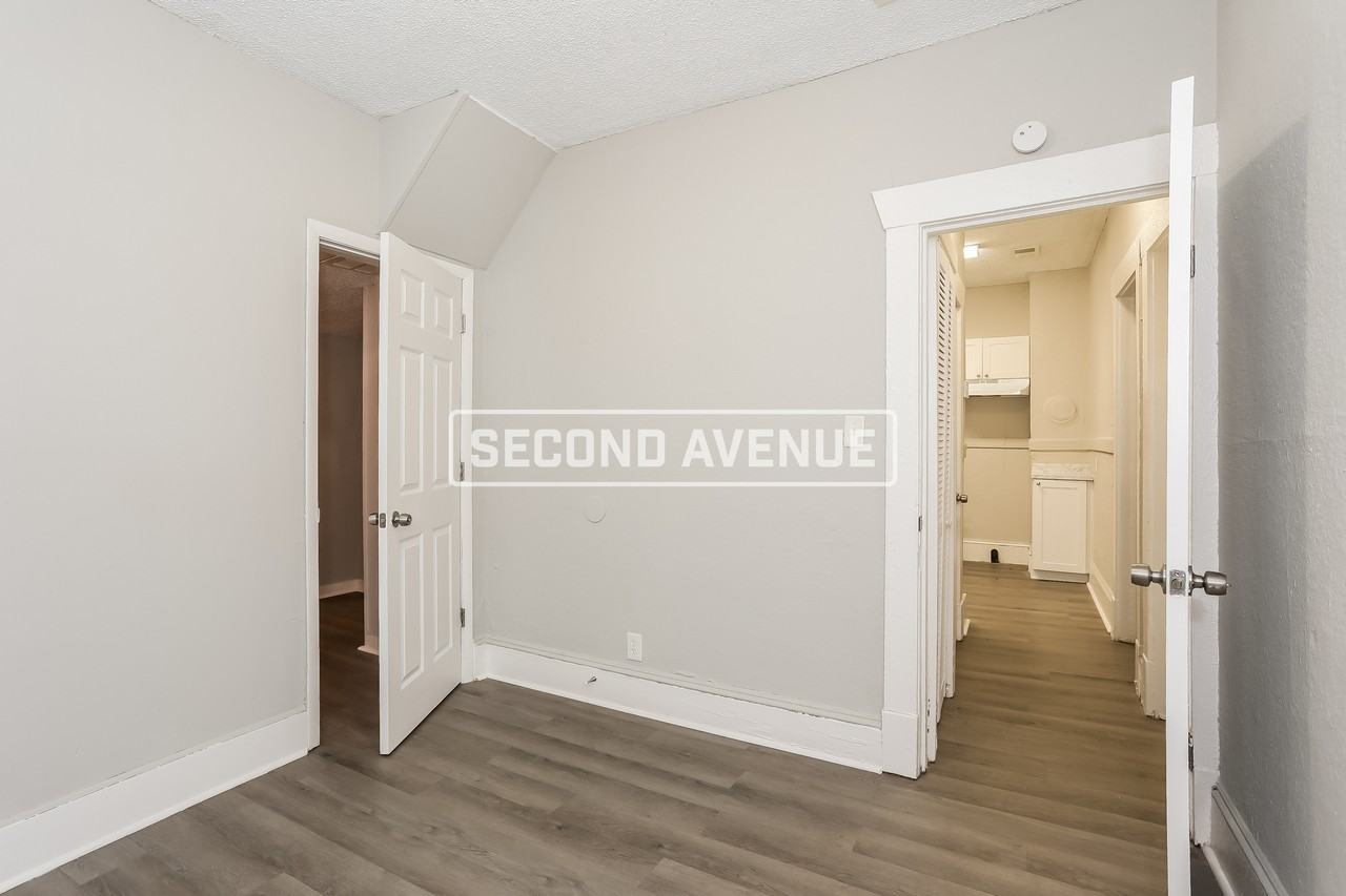 140 W 22nd St - Photo 7 of 14