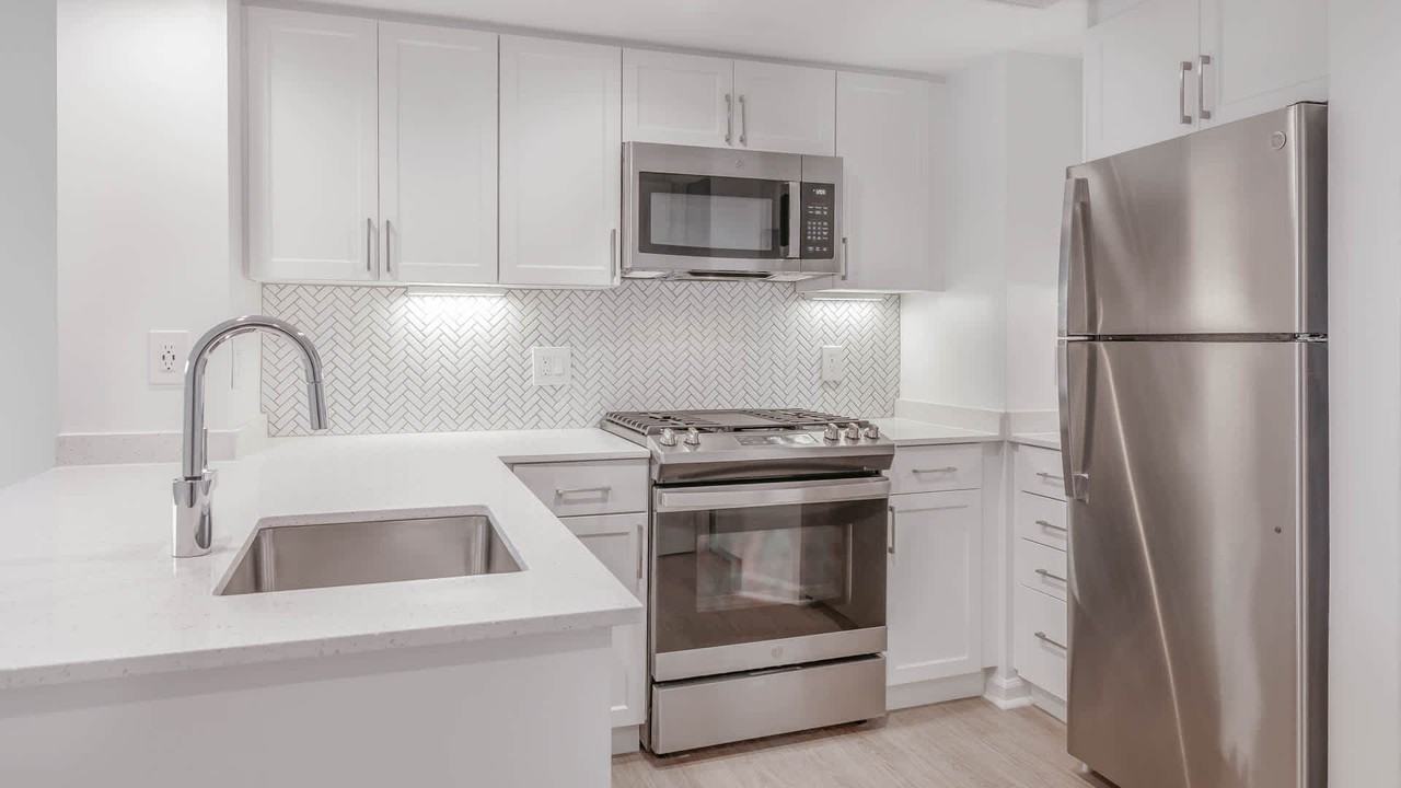 2201 Wilson - Photo 7 of 51