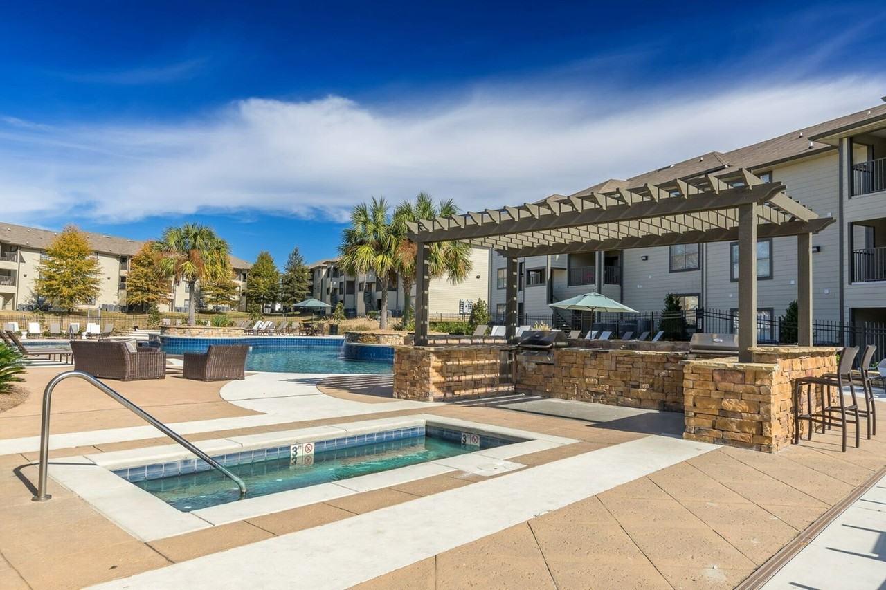 Tremont at 22 Apartments 22 Campbell Scenic Dr, Hattiesburg, MS 39401