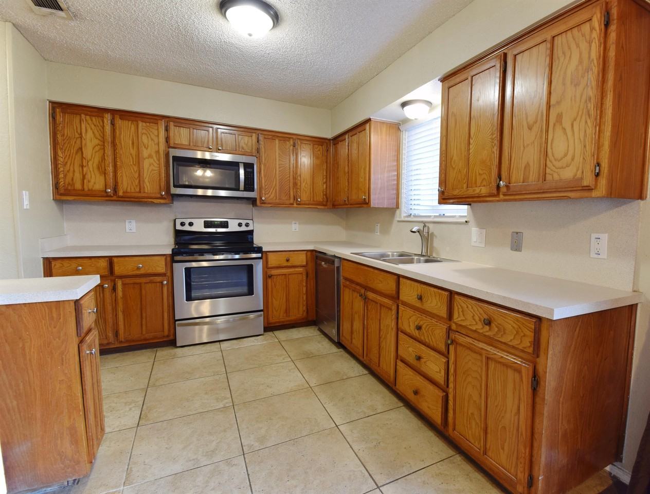 2215 Madrid Ct #1 - Photo 3 of 16