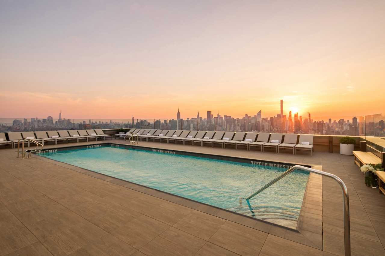 1 Queens Plaza S & 24th Street 17F, New York, NY 11101 Studio