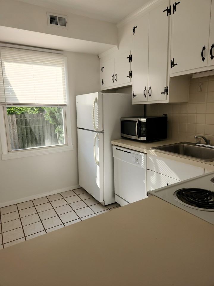 157 Peyton St - Photo 5 of 50