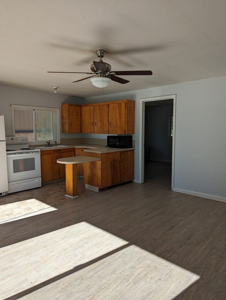 121 Main St #121 - Photo 2 of 8