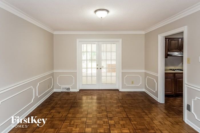 6991 Dashwood Dr - Photo 3 of 15