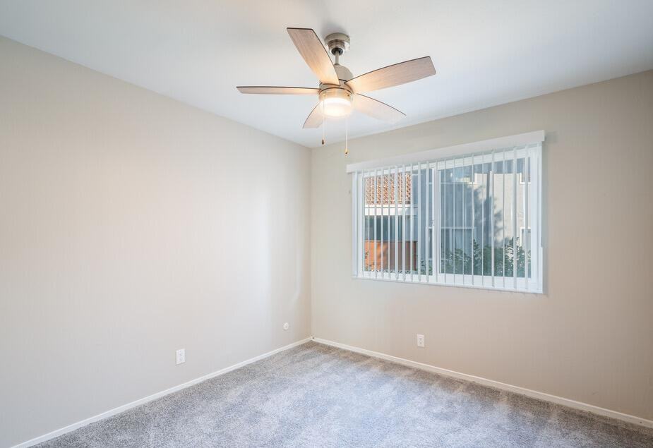 22281 Center St - Photo 5 of 16