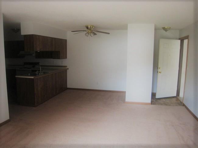 211 Georges Dr - Photo 6 of 8