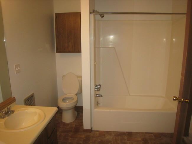 211 Georges Dr - Photo 7 of 8