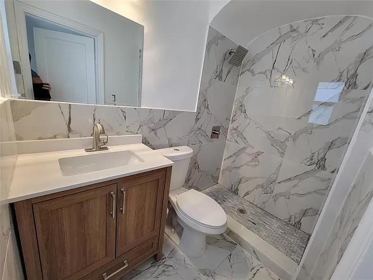 1744 SW Tenth St - Photo 2 of 12