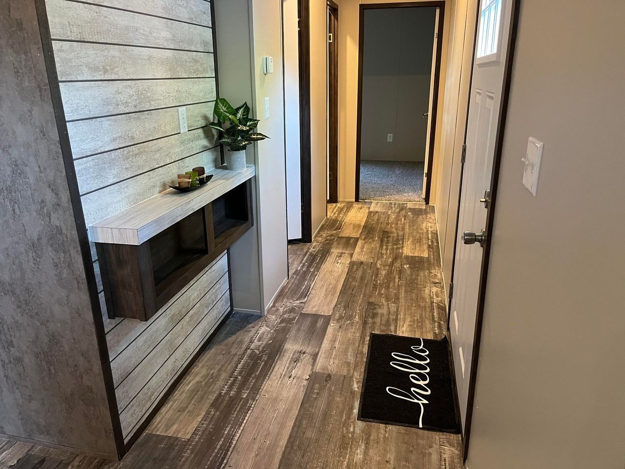 111 Peggy St - Photo 2 of 20