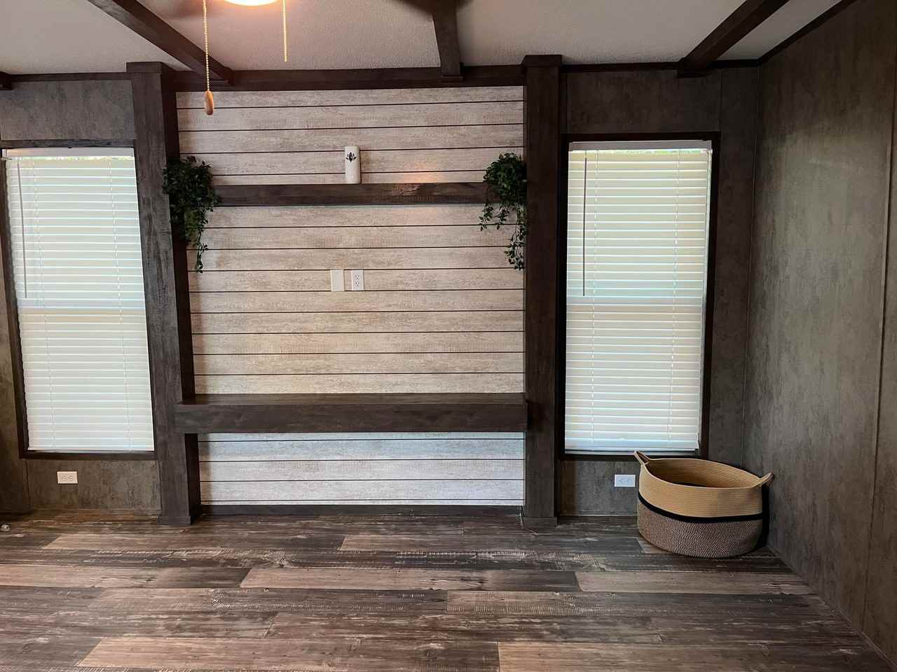 111 Peggy St - Photo 3 of 20