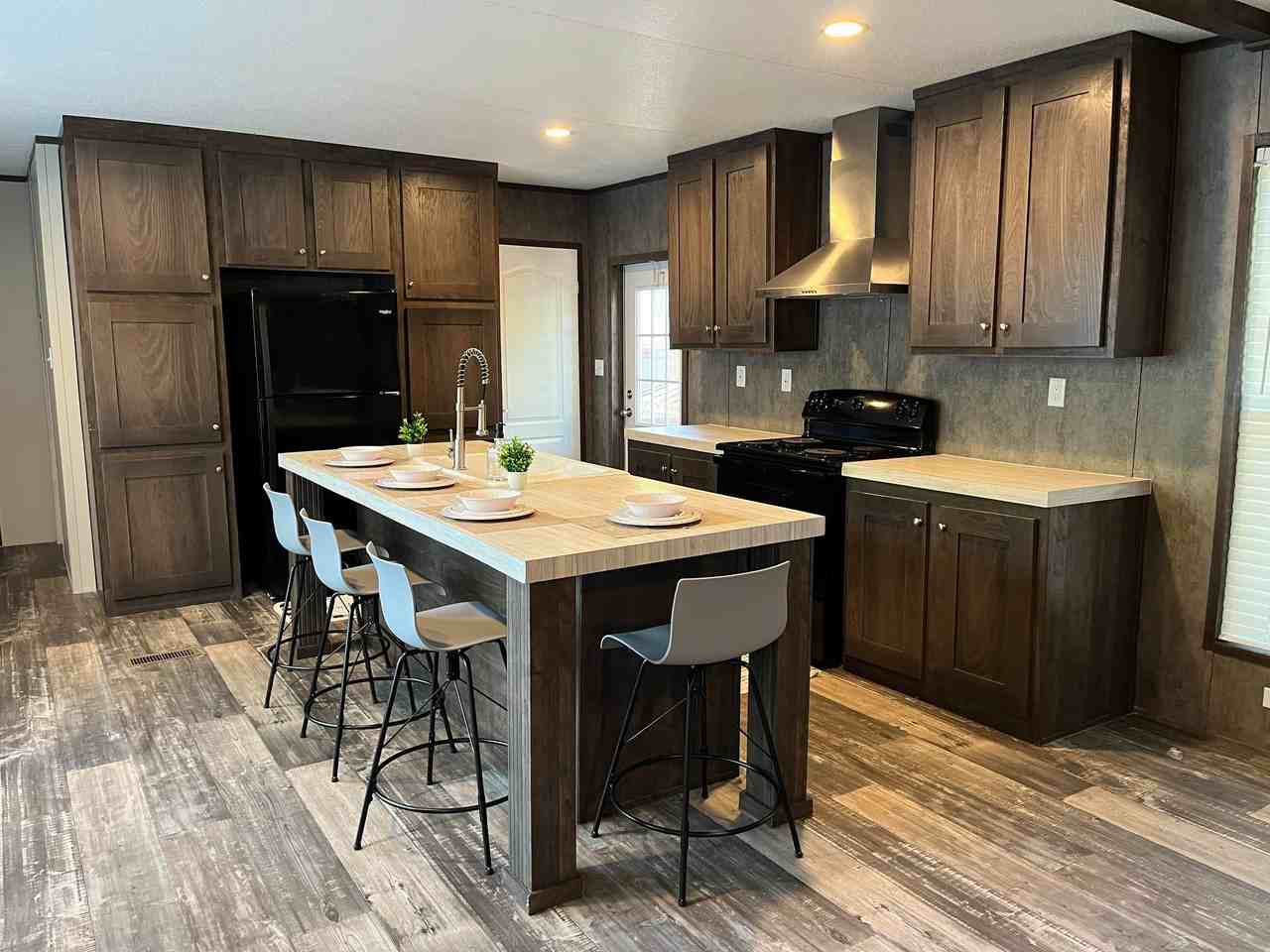 111 Peggy St - Photo 6 of 20