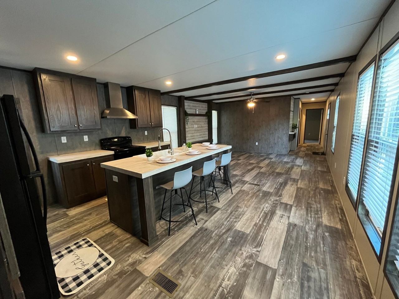 111 Peggy St - Photo 7 of 20