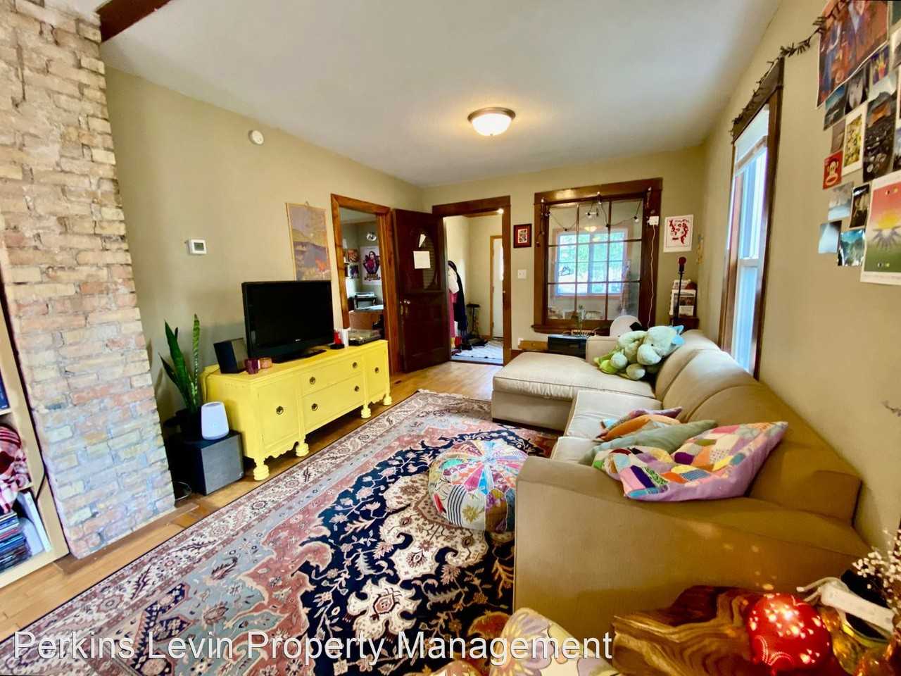 1035 23rd Ave Se - Photo 2 of 21