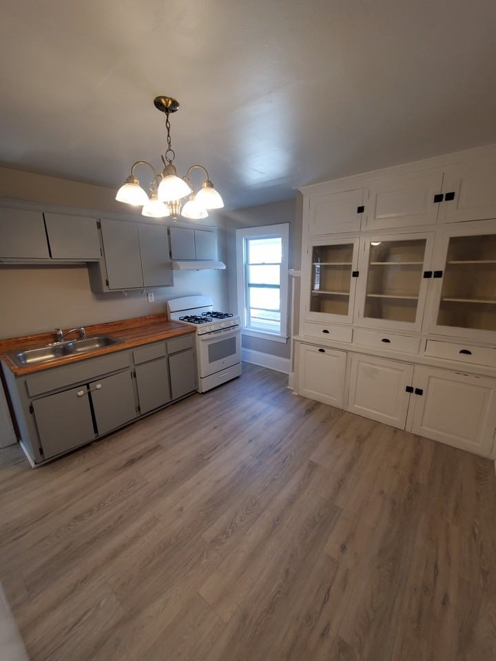 1120 S 56th St #UPPER