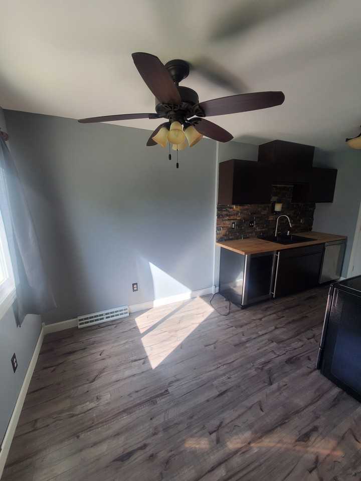 W170N11529 Armada Dr - Photo 3 of 19