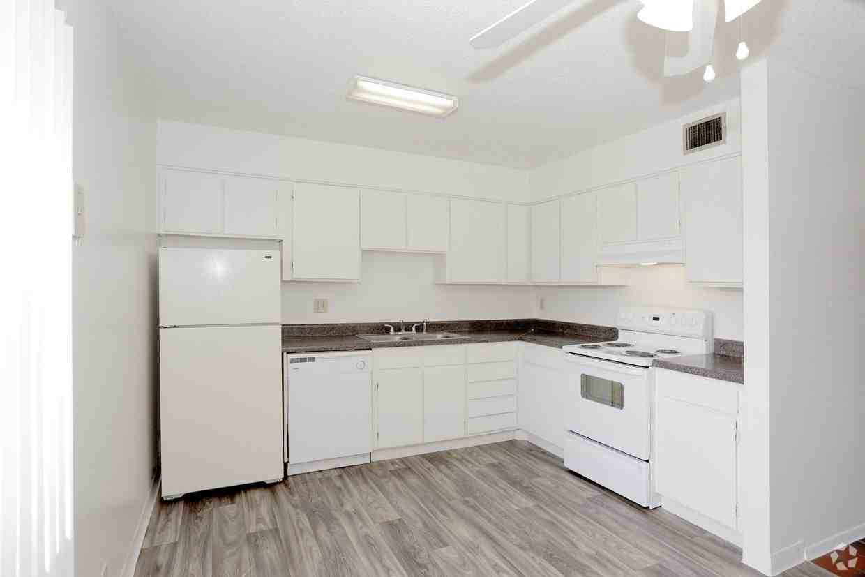 Camino Real - Photo 6 of 13