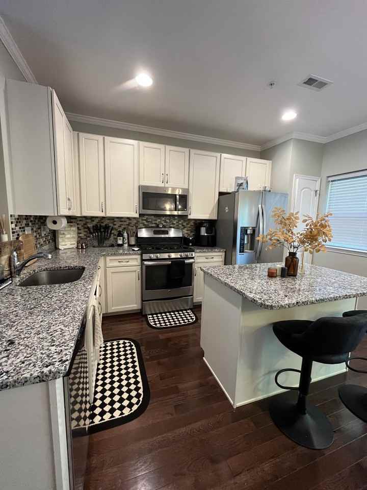 105 Mercer Ct #105 - Photo 2 of 46