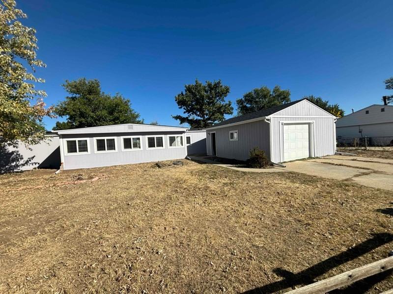 1111 Glen Dale Cir - Photo 3 of 14