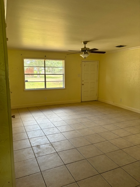 112 Summit Dr - Photo 3 of 10