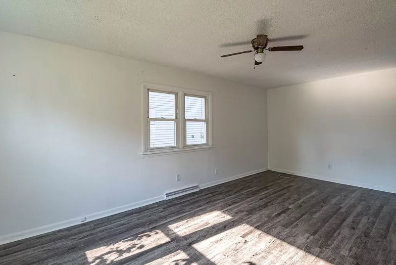 627 S Wise St - Photo 3 of 4