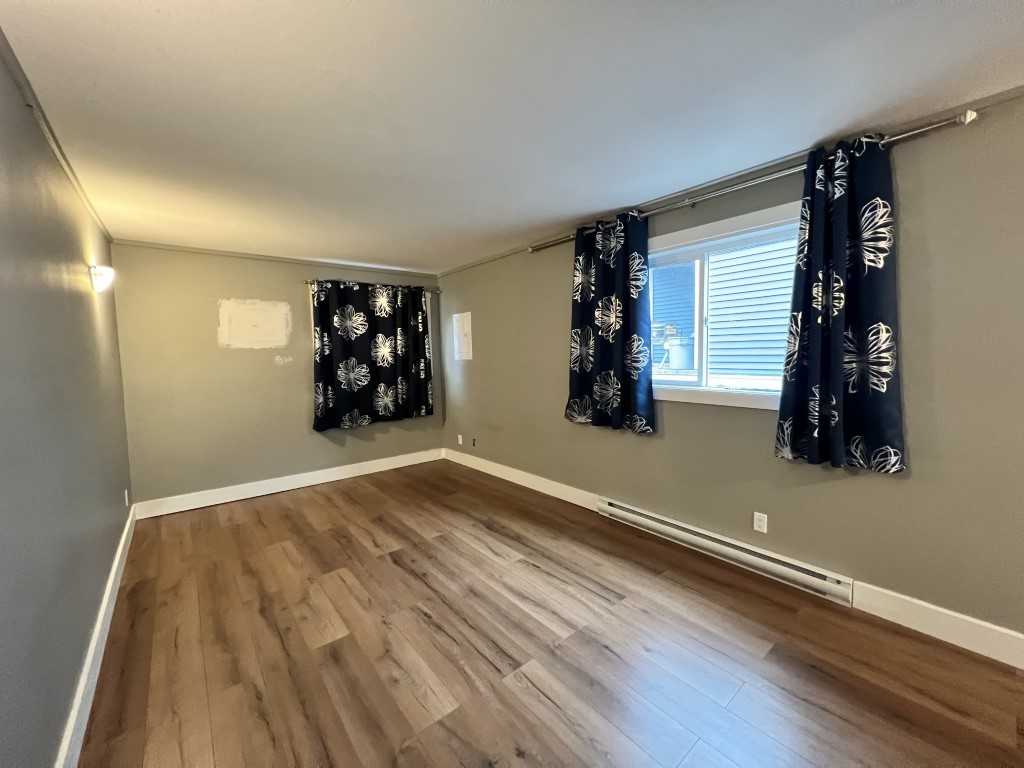 614 Lambert Ave - Photo 6 of 18