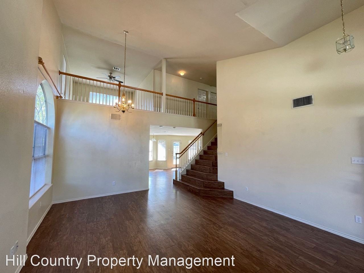 14721 Yora Dr - Photo 3 of 36