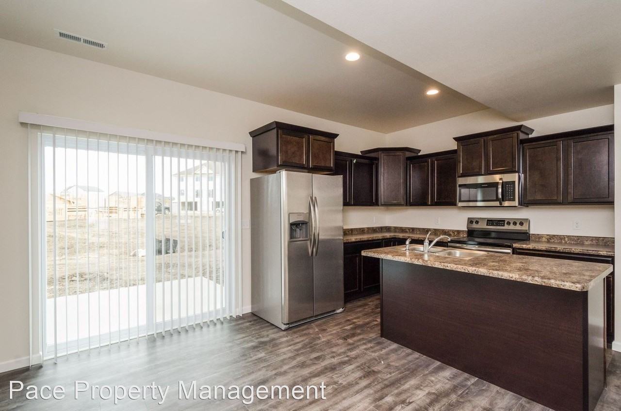 Lily Ln - Photo 2 of 25