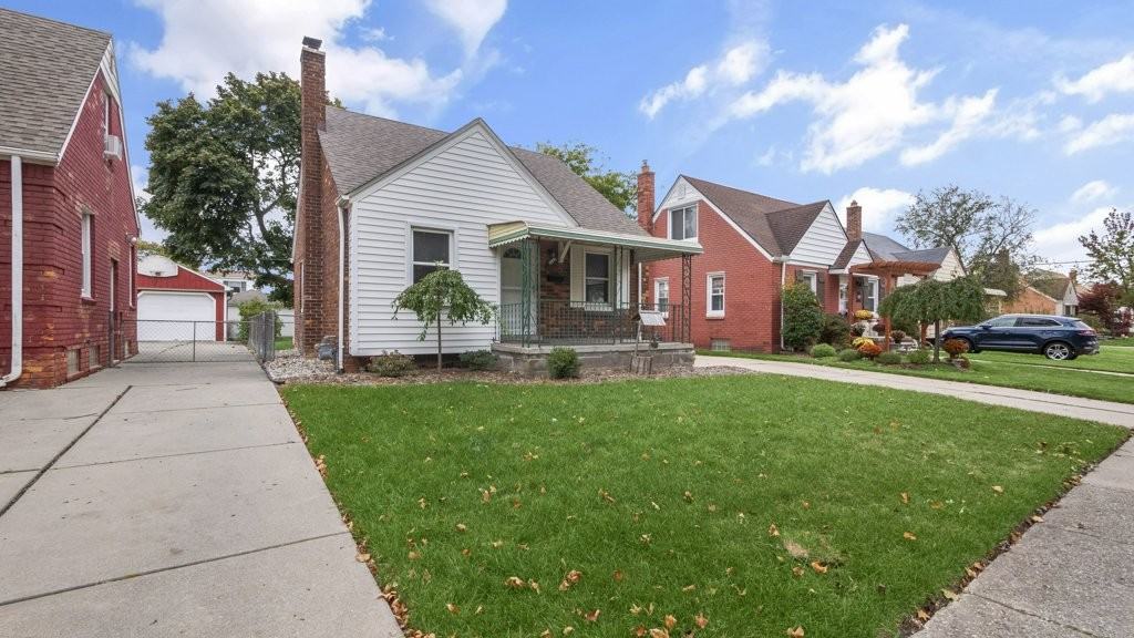 1163 17th St #1 - Photo 3 of 30