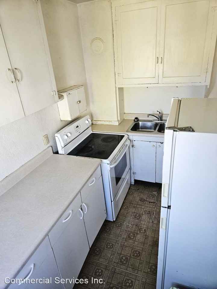 710 E. 3rd St. - Photo 3 of 6