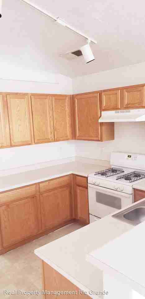 4711 Akita Ct Ne - Photo 3 of 14